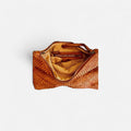 Cartera trenzada marrón