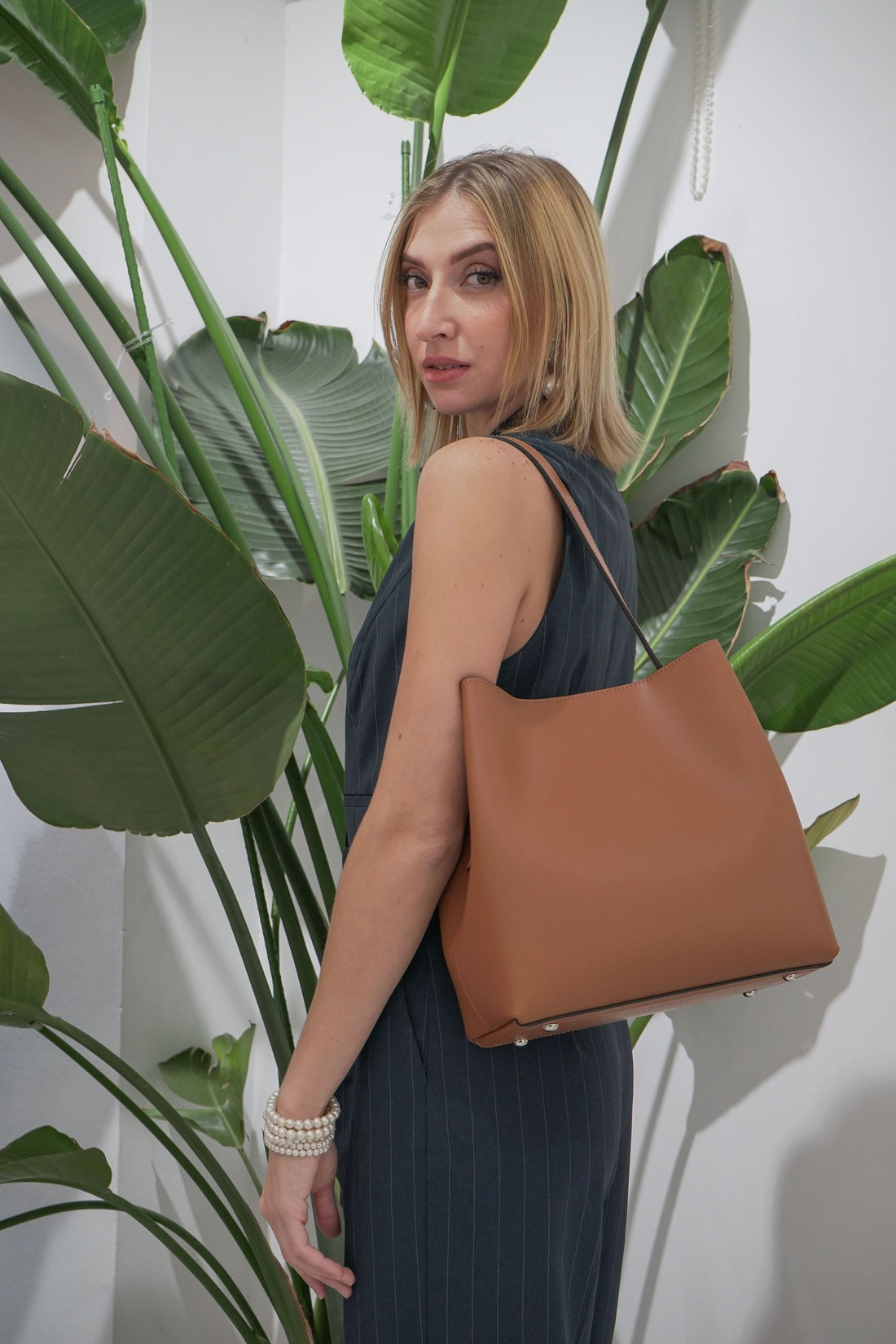 Bolso Athica camel