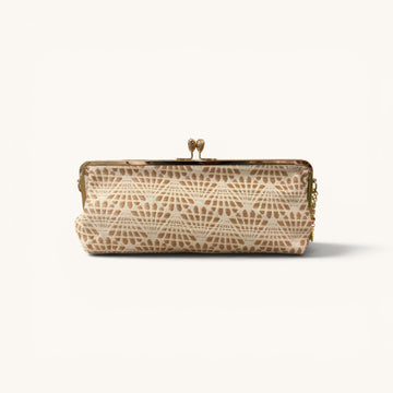 Clutch alargado beige