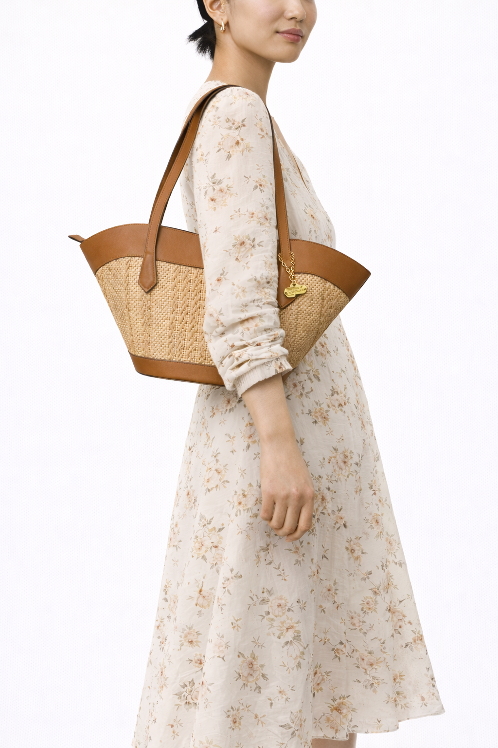 BOLSO DE MANO EN RAFIA TENDENCIA 2026