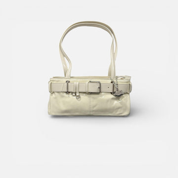 Bolso de hombro para mujer en acabado brillante color beigge