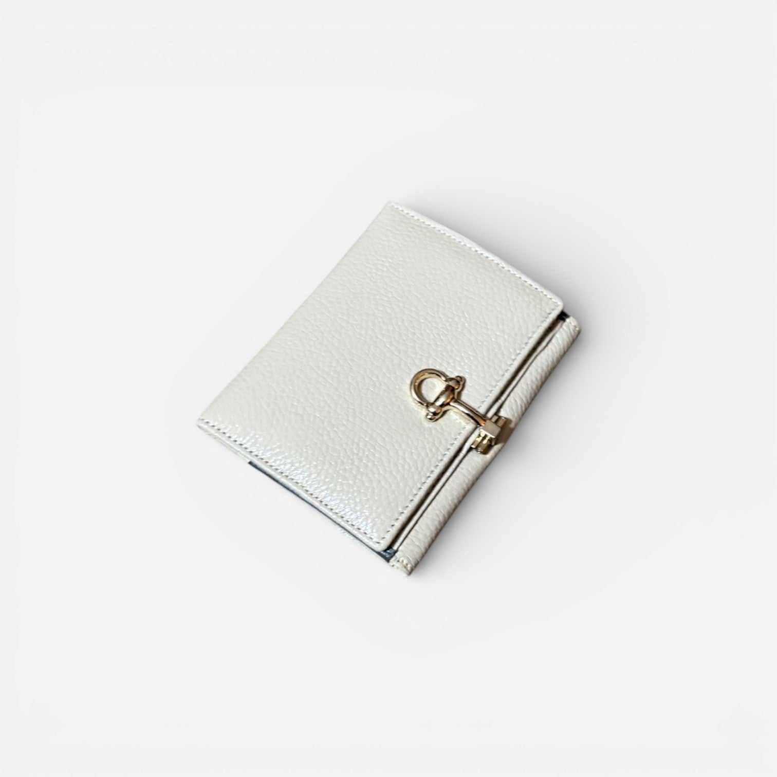 cartera de piel para mujer con cierre estribo decorativo tamaño grande