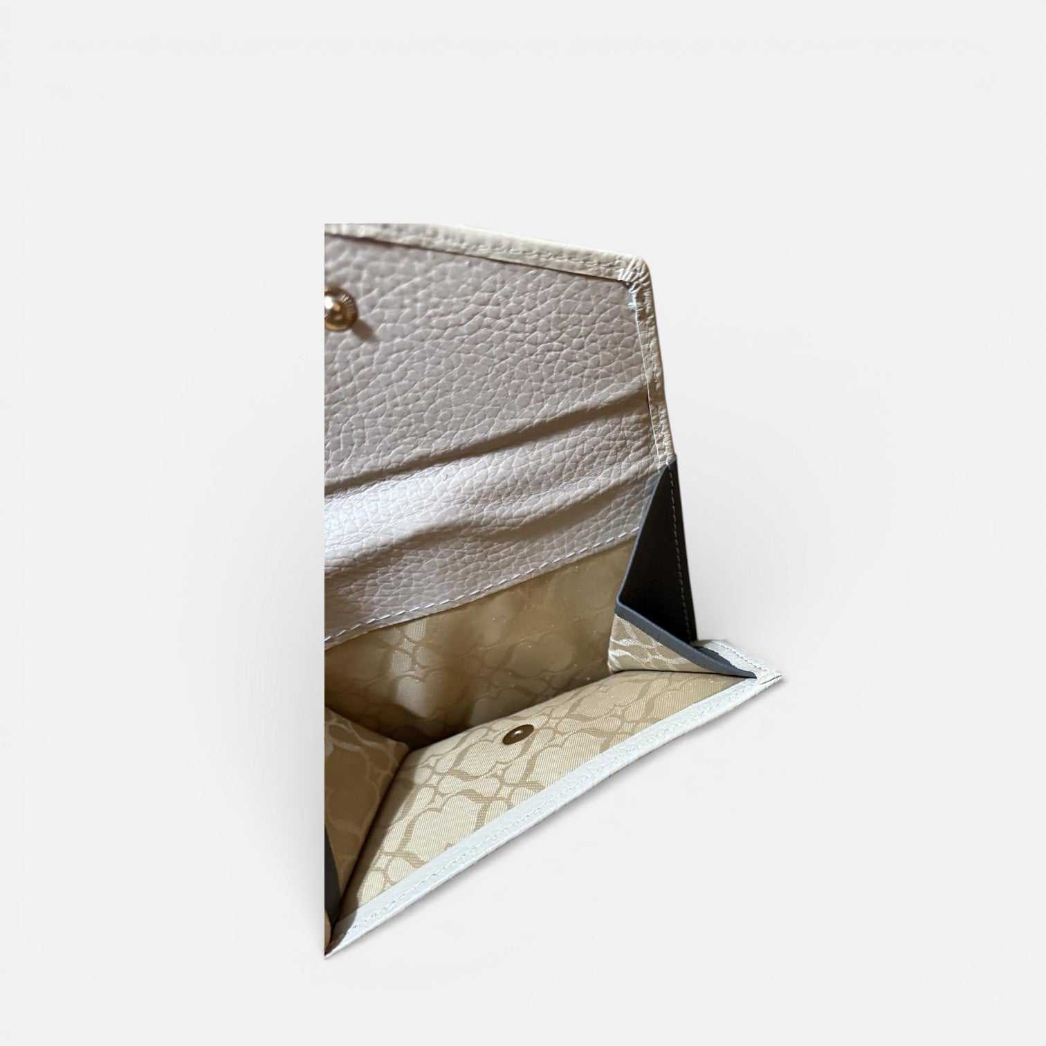 Cartera de piel para mujer con cierre estribo decorativo tamaño grande