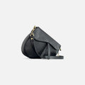 Bolso silla de montar negro de piel con doble correa y herrajes dorados