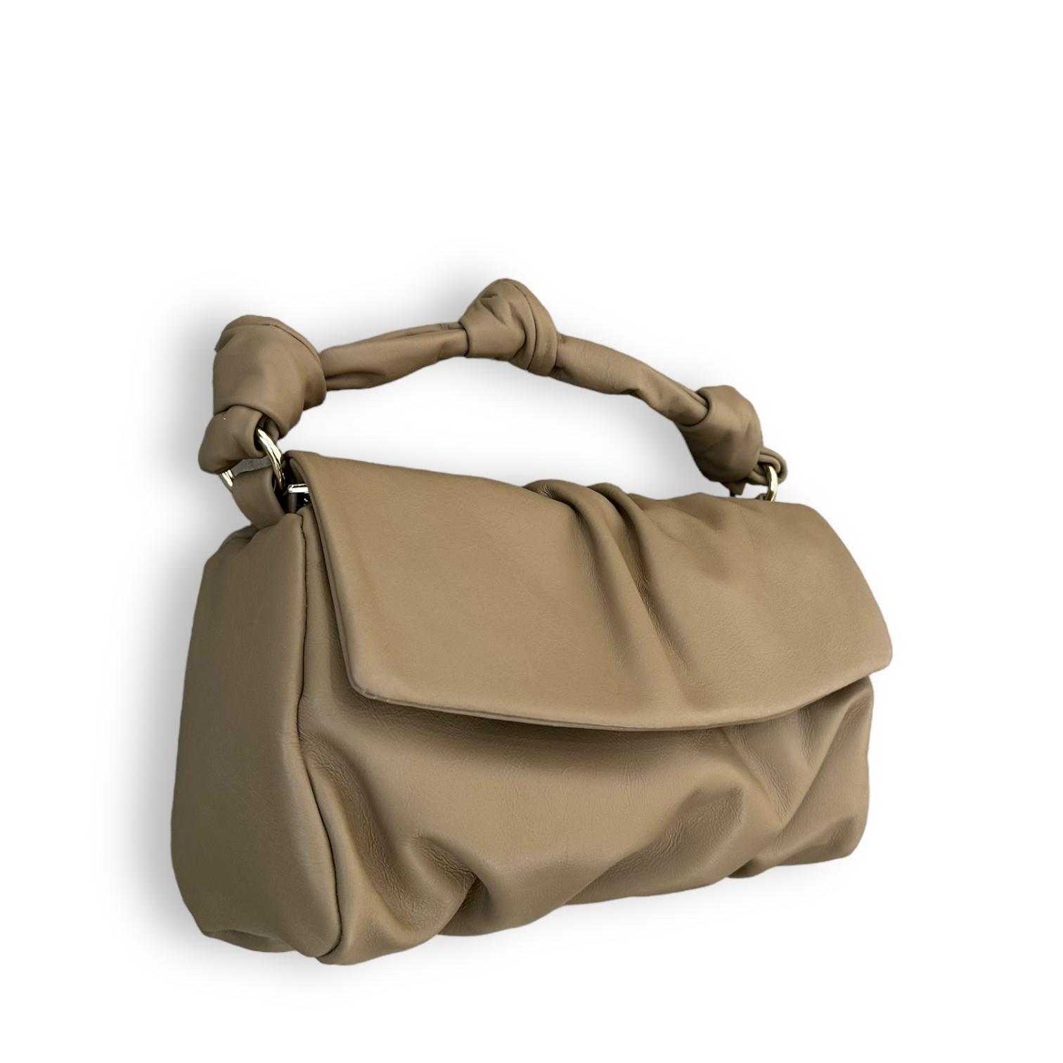 Bandolera nudos topo de piel vacuno ligera y suave con correa corrediza y cierre de cremallera e imán