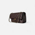Bolso acolchado negro clásico de piel con cadena dorada, hecho en Italia, elegante y atemporal