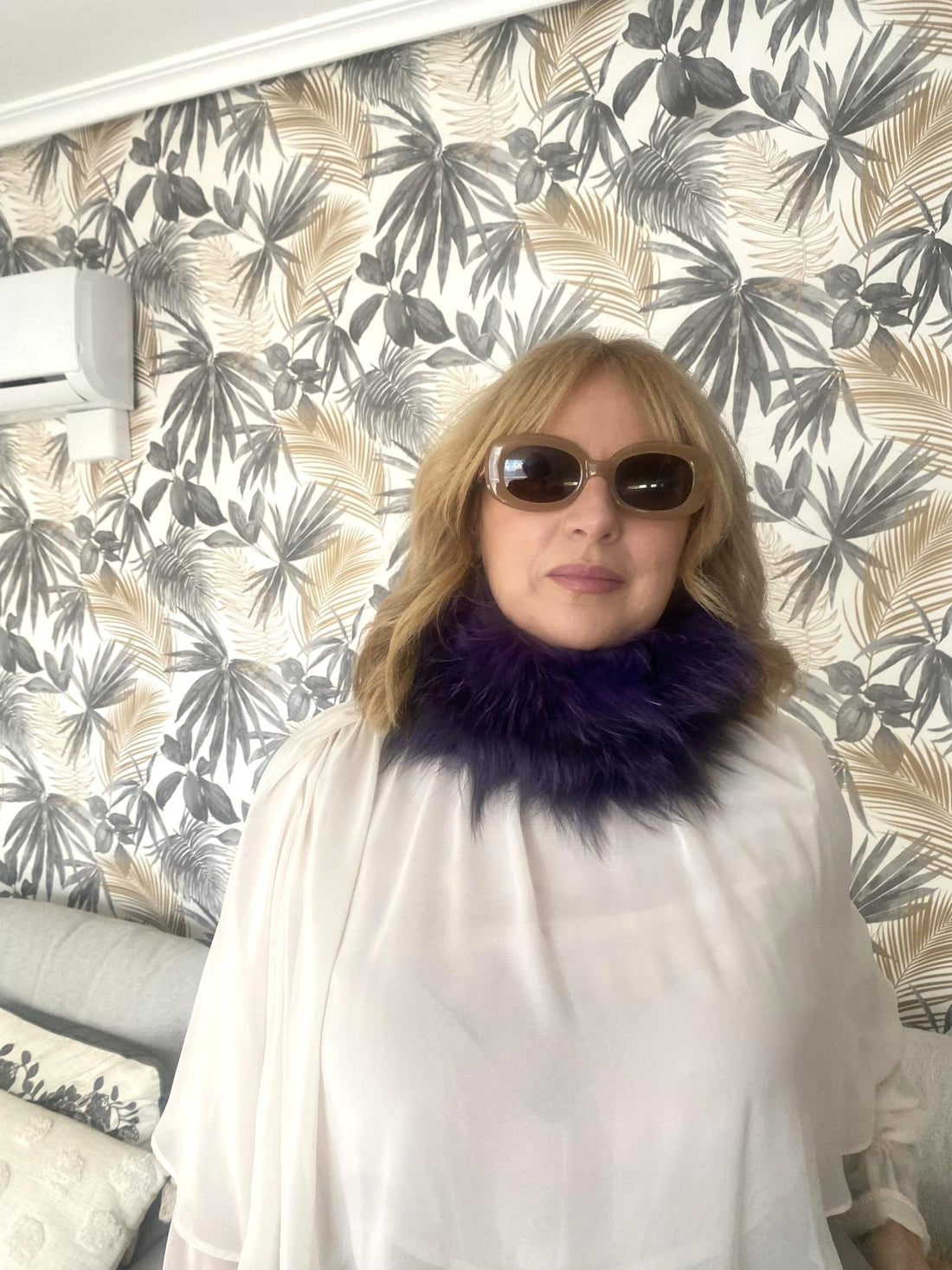 Cuello pelo natural  morado